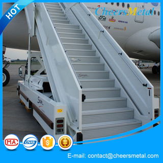 Runway Self-propelled passenger stair for large aircrafts