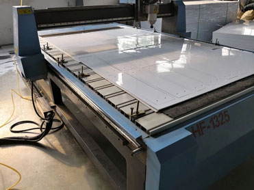 Parts making machine of airport trolley