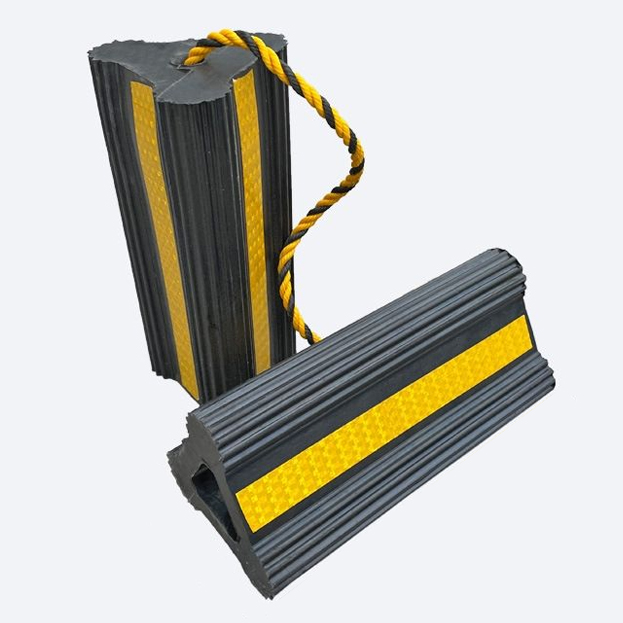 Aircraft Rubber Durable Airplane Wheel Chocks with Rope for Plane